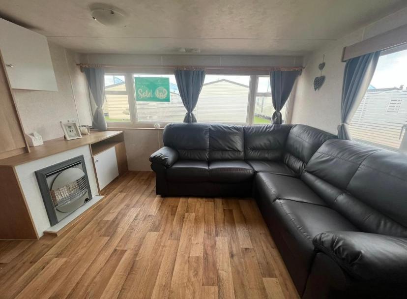 4 Berth Lido Beach Prestatyn Bagian luar foto